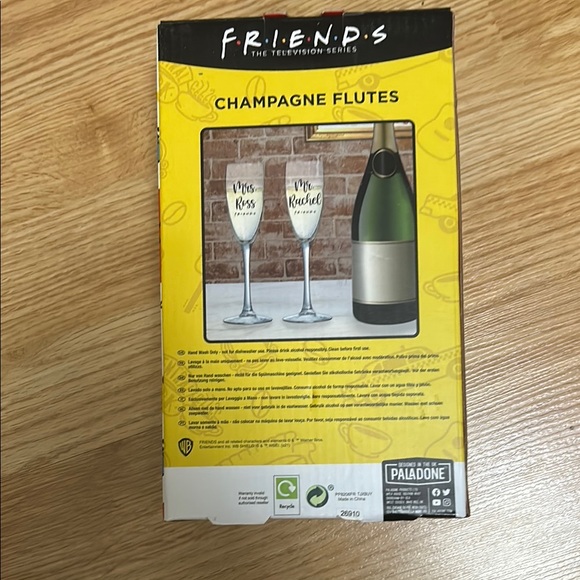 Friends Champagne Flutes Set - Picture 2 of 2